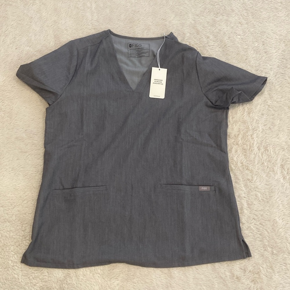NWT Figs Casma Three Pocket Scrub Gray Top